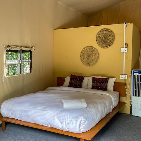 Hotel Tharu Garden, Sauraha Exteriér fotografie