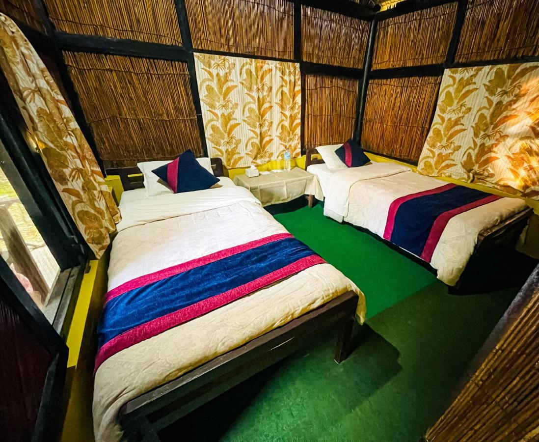 Hotel Tharu Garden, Sauraha Exteriér fotografie