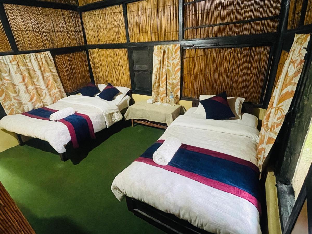 Hotel Tharu Garden, Sauraha Exteriér fotografie