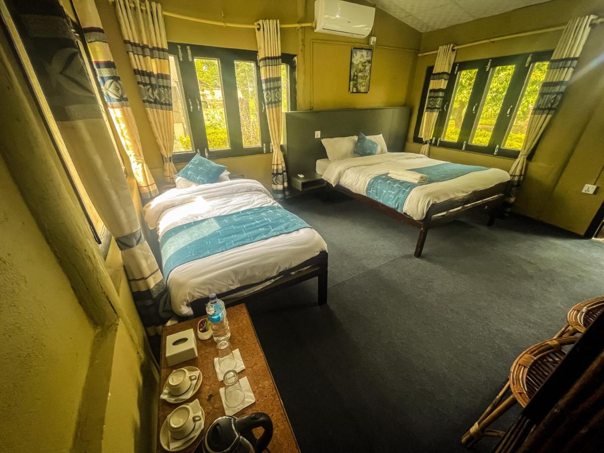 Hotel Tharu Garden, Sauraha Exteriér fotografie