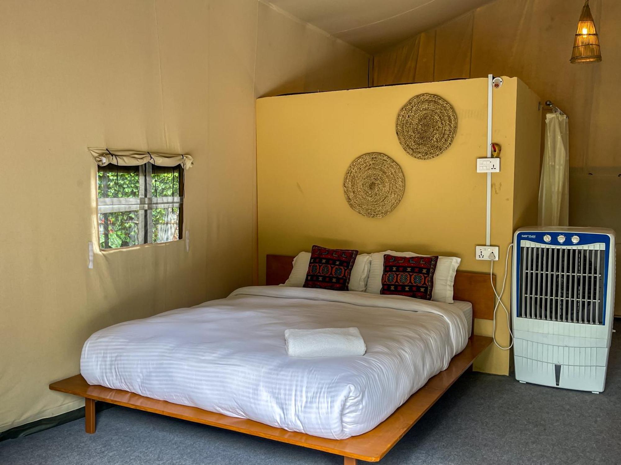 Hotel Tharu Garden, Sauraha Exteriér fotografie
