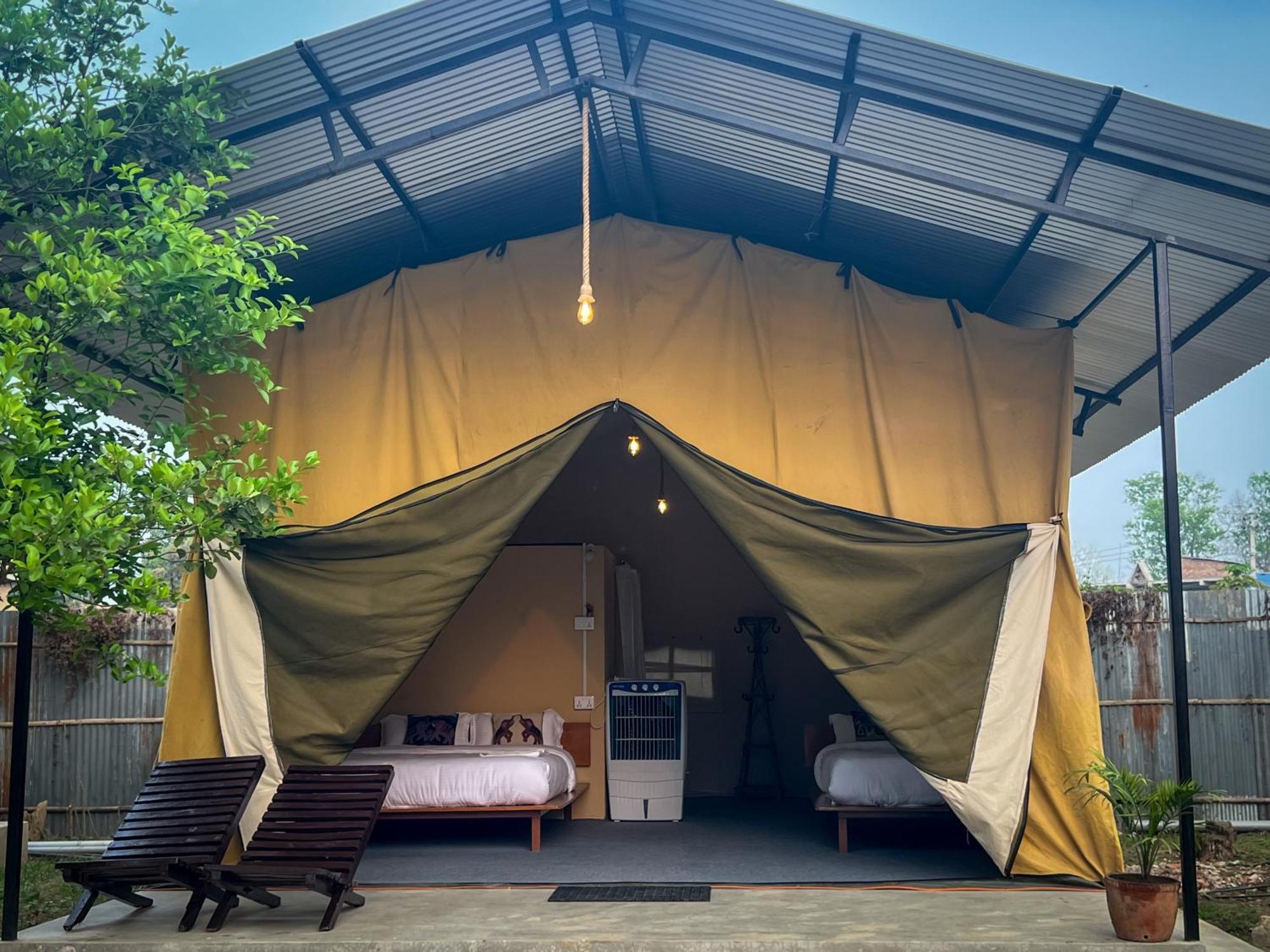 Hotel Tharu Garden, Sauraha Exteriér fotografie